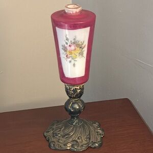 Beautiful vintage antique French signed Pairpoint porcelain oil lamp!